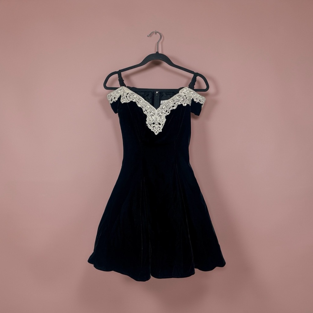 Vtg 80s Zum Zum black velvet Dress Party Cocktail Dress 7/8